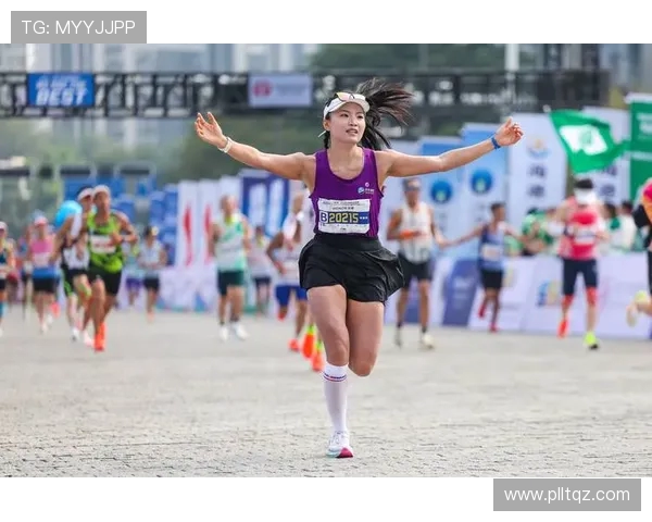 深圳街舞队在城市马拉松中的拼搏故事与奋斗精神展现